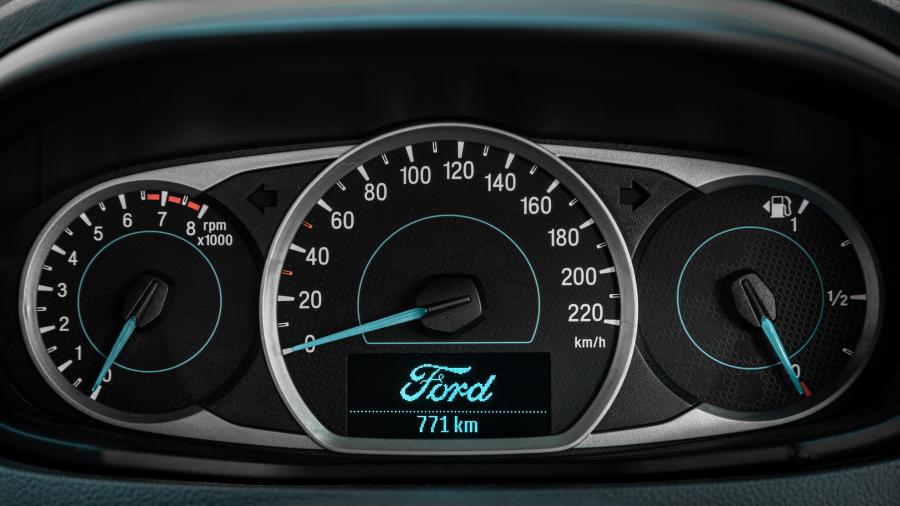 Панель приборов Ford Figo Freestyle 2020 года  (фото 14 из 40)